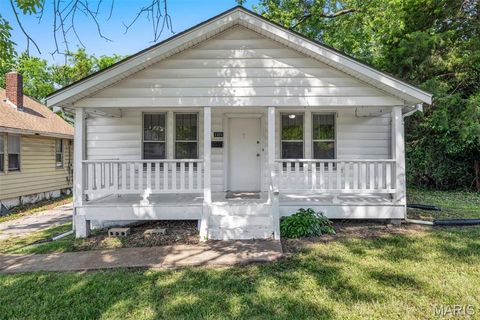 1323 Fairview Avenue University City MO 63130