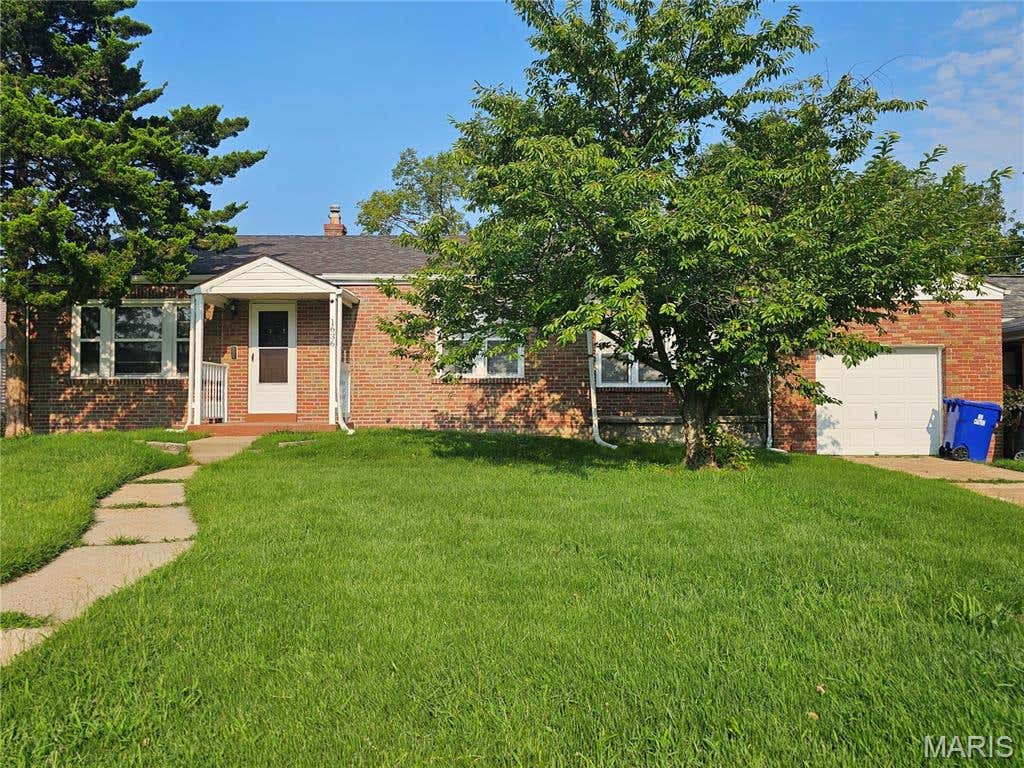 Photo of 1636 Quendo Avenue, St Louis, MO 63130 (MLS # 26052104)