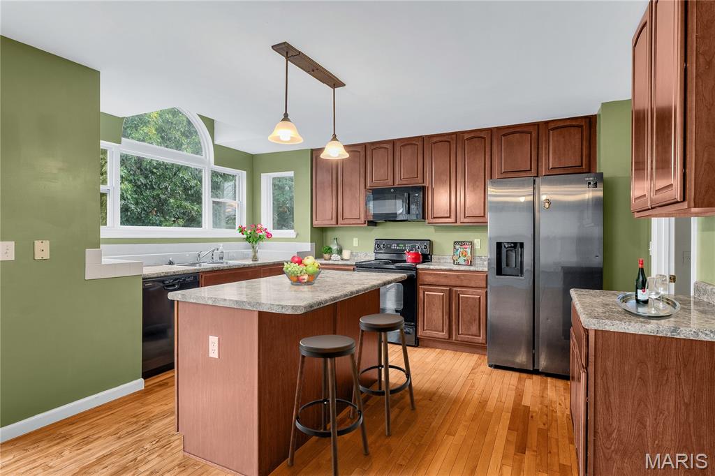 943 Shadow Pine Drive