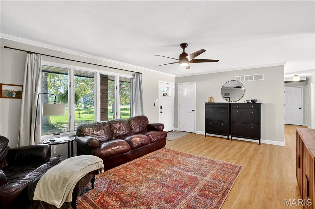 Bethalto, Illinois 62010, United States, 4 Bedrooms Bedrooms, ,3 BathroomsBathrooms,Residential,Active,195527