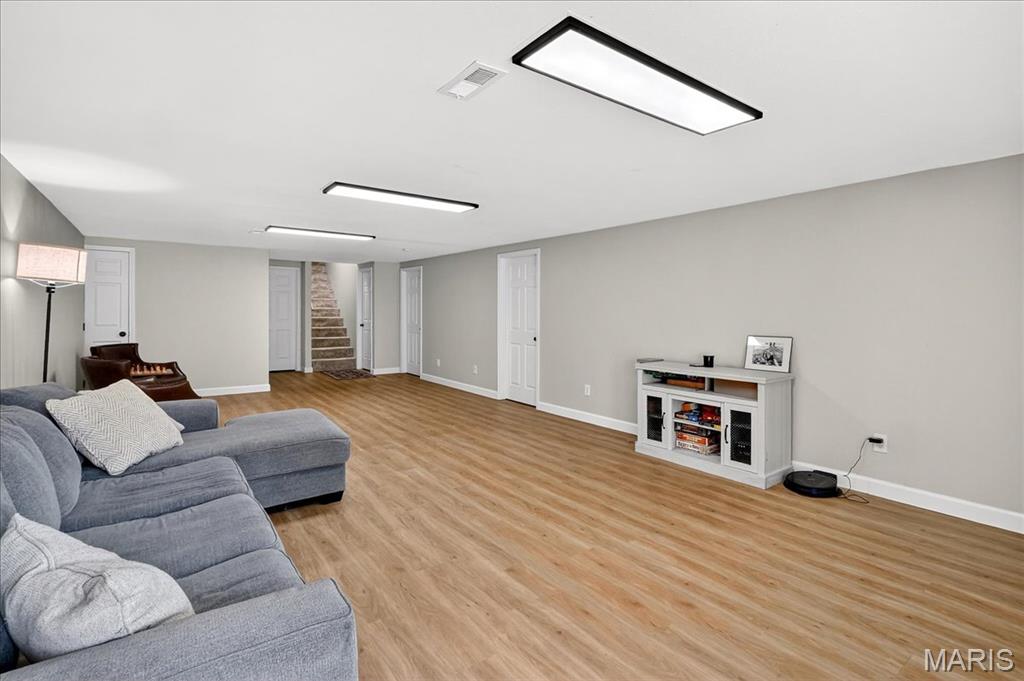 Bethalto, Illinois 62010, United States, 4 Bedrooms Bedrooms, ,3 BathroomsBathrooms,Residential,Active,195527