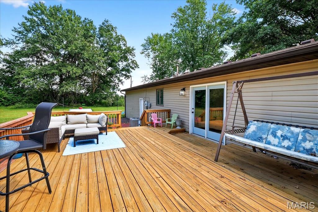 Bethalto, Illinois 62010, United States, 4 Bedrooms Bedrooms, ,3 BathroomsBathrooms,Residential,Active,195527