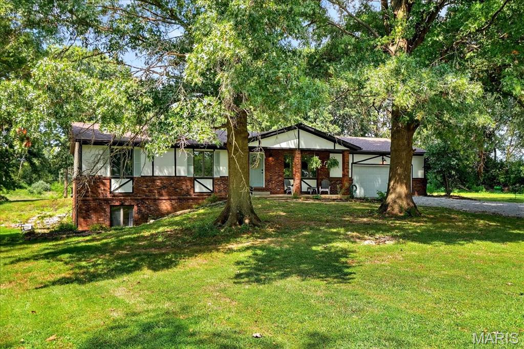 Bethalto, Illinois 62010, United States, 4 Bedrooms Bedrooms, ,3 BathroomsBathrooms,Residential,Active,195527