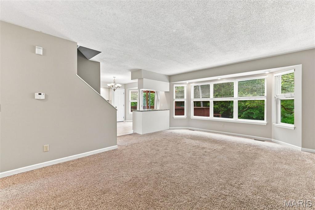 7609 Meadowbrook Lane
