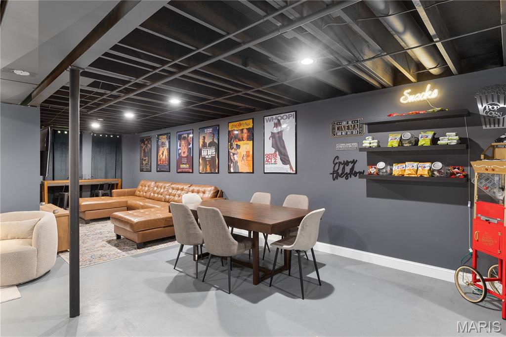 Florissant, Missouri 63031, United States, 3 Bedrooms Bedrooms, ,3 BathroomsBathrooms,Residential,Pending,155983