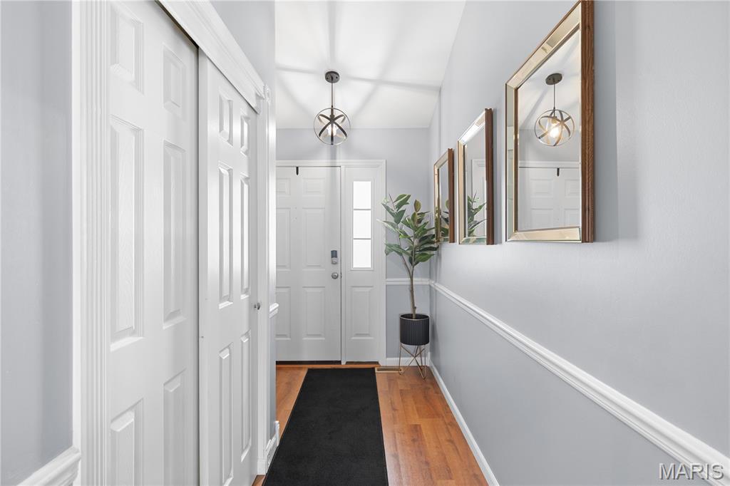 Florissant, Missouri 63031, United States, 3 Bedrooms Bedrooms, ,3 BathroomsBathrooms,Residential,Pending,155983