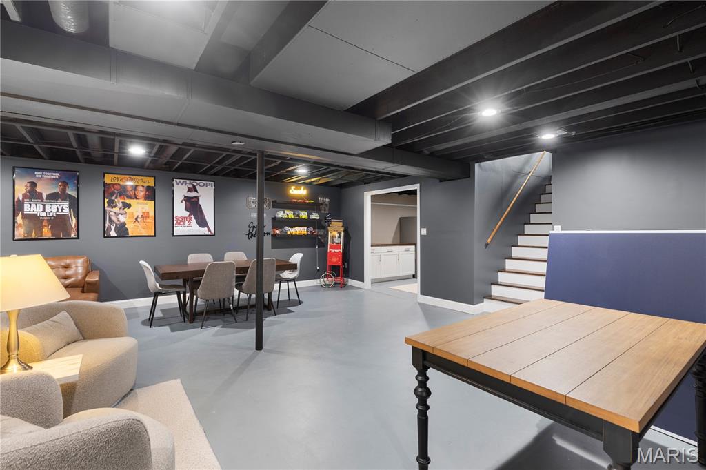 Florissant, Missouri 63031, United States, 3 Bedrooms Bedrooms, ,3 BathroomsBathrooms,Residential,Pending,155983