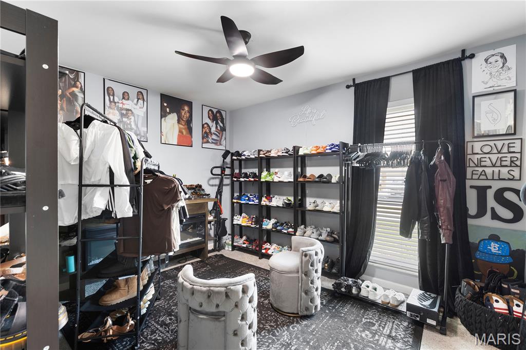 Florissant, Missouri 63031, United States, 3 Bedrooms Bedrooms, ,3 BathroomsBathrooms,Residential,Pending,155983