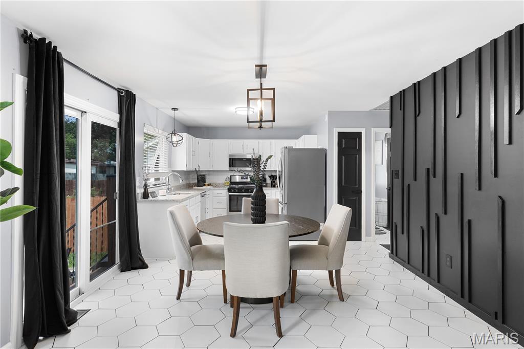 2741 Chapel View Drive