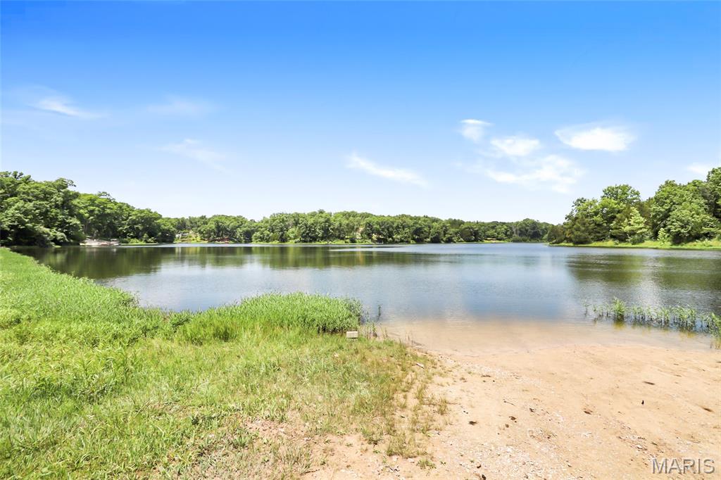 KINGDOM OF CALLAWAY EST - Residential