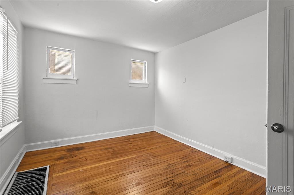 La Salle Court - Residential