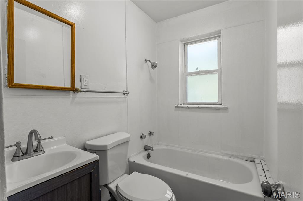 La Salle Court - Residential