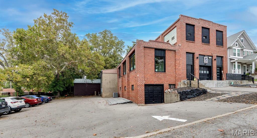 3723 Commonwealth Avenue