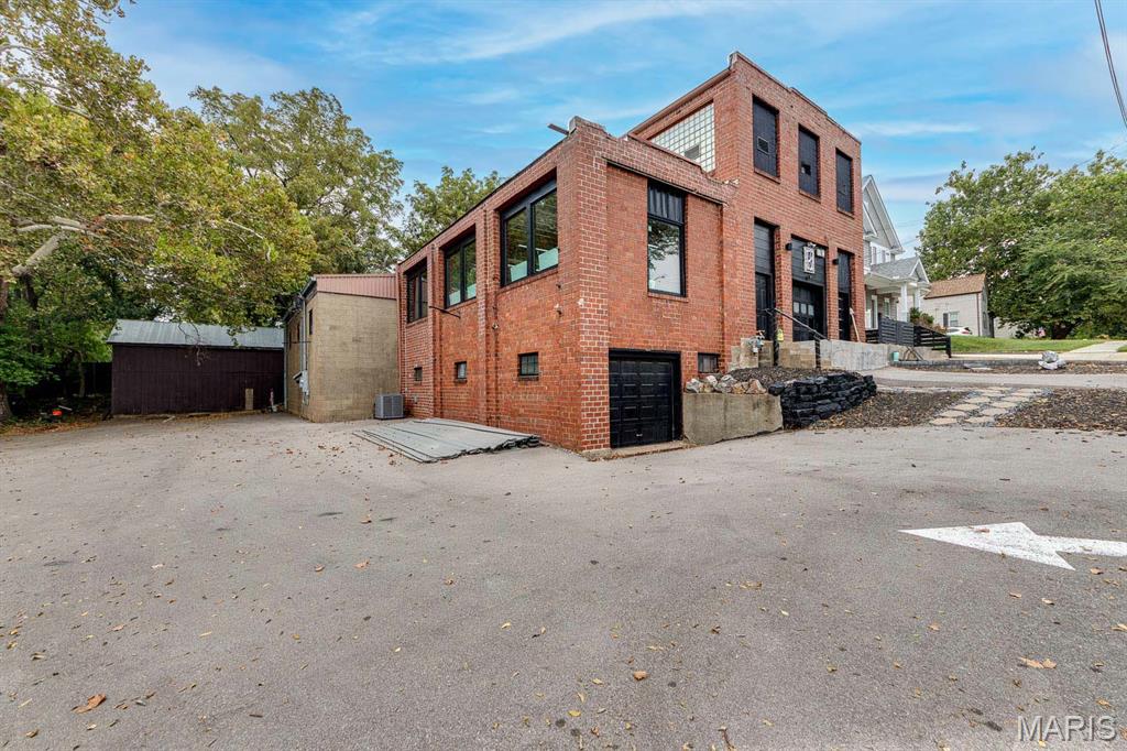 3723 Commonwealth Avenue