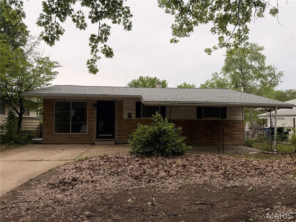 Photo of 10436 Durness Drive, St Louis, MO 63137 (MLS # 26027296)