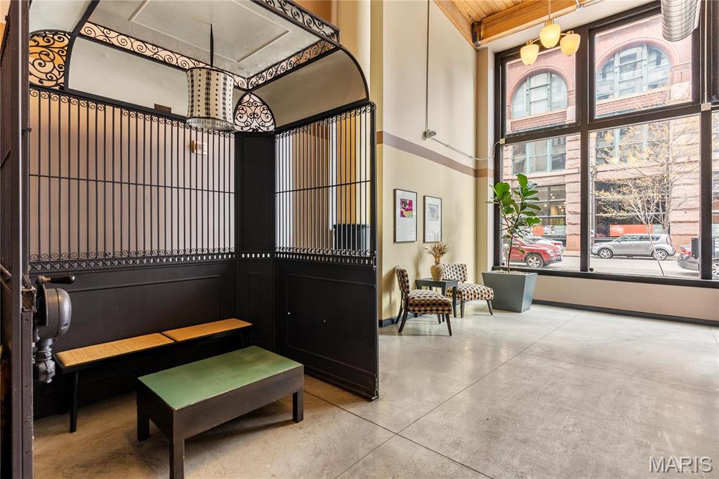 1015 Washington Avenue 304