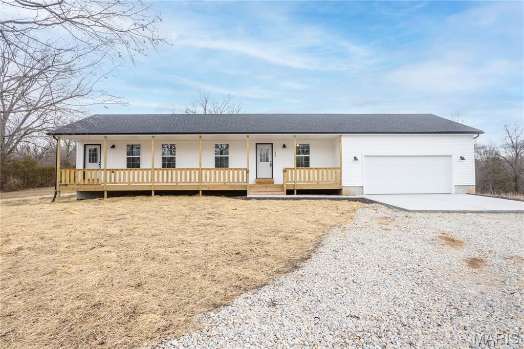 Photo of 1123 Moulton Street, De Soto, MO 63020 (MLS # 26001237)