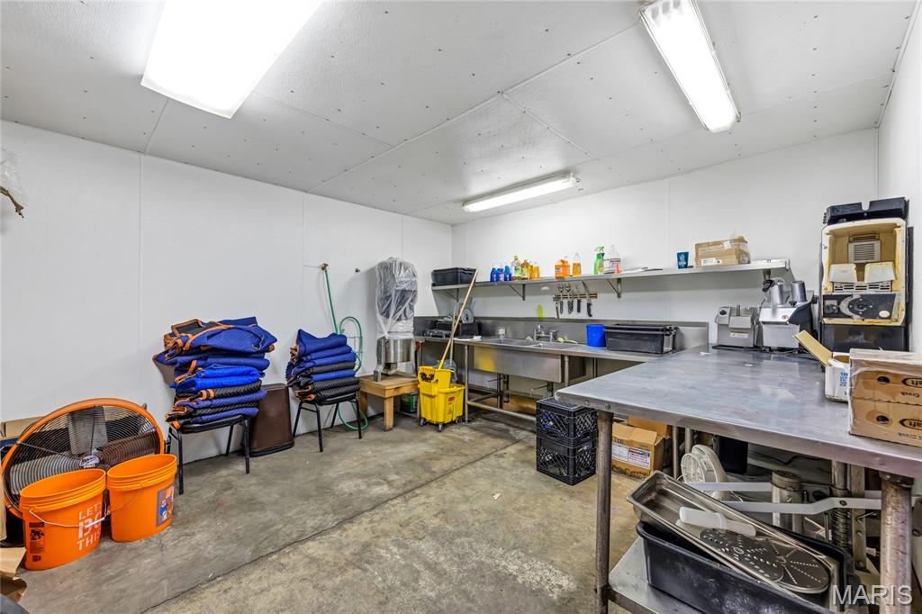 Jennings, Missouri 63136, United States, ,Commercial,Active,158103