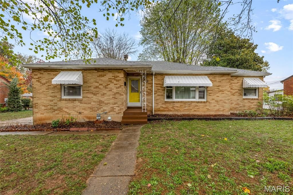 Photo of 920 Michigan Street, Farmington, MO 63640 (MLS # 25073200)