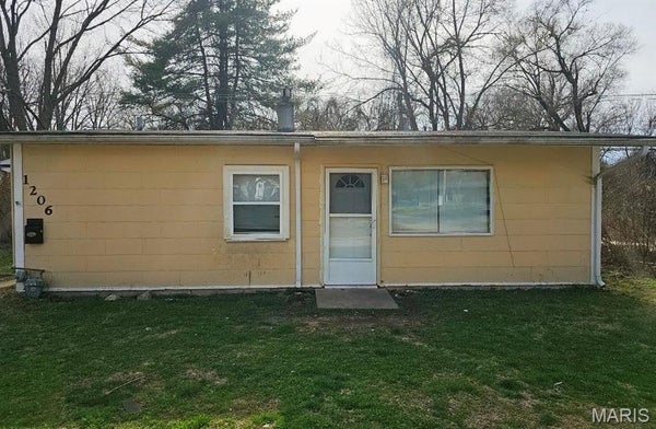 1206 SAINT MICHAEL DR, CAHOKIA, IL 62206 - Image d98da5cf4e99059b77359e088f91c422/2719322572