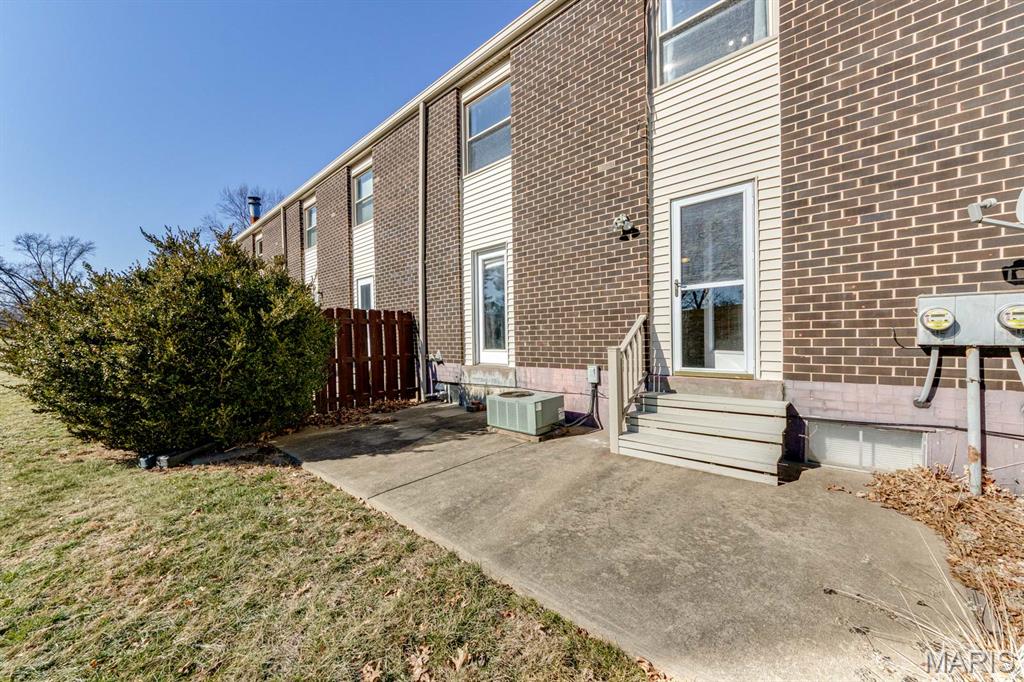 Rossridge Twnhs Condo - Residential