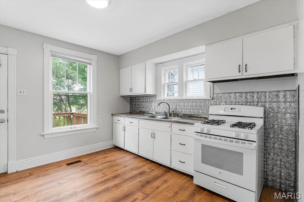 St Louis, Missouri 63114, United States, 3 Bedrooms Bedrooms, ,2 BathroomsBathrooms,Residential,Coming Soon,149293