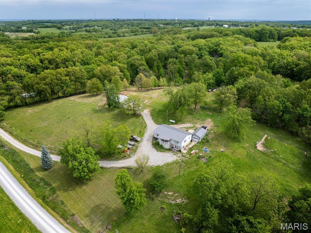Photo of 12746 Thornberry Road, New London, MO 63459 (MLS # 26028739)