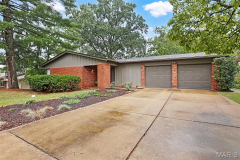 Photo of 957 Flair Court, St Louis, MO 63146 (MLS # 26059501)