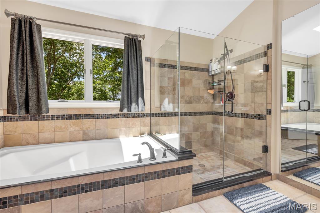 Grover, Missouri 63040, United States, 5 Bedrooms Bedrooms, ,4 BathroomsBathrooms,Residential,Pending,204177