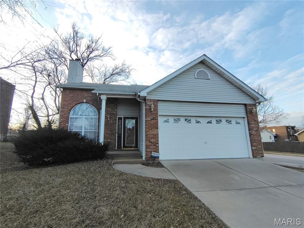 Photo of 1543 Hogan Street, St Louis, MO 63106 (MLS # 26013999)