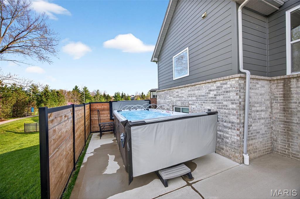 Bur Oaks - Residential