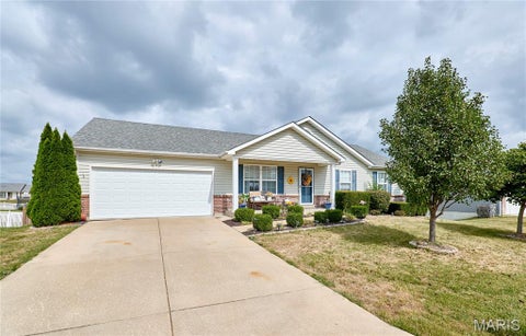 Photo of 511 Glen Eagle Drive, Troy, MO 63379 (MLS # 26058890)