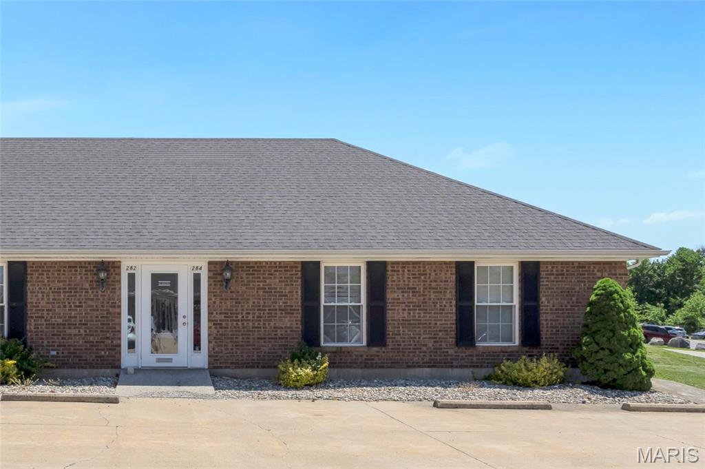 Photo 1 of 13 — 284 Southwoods Drive, Columbia, IL 62236