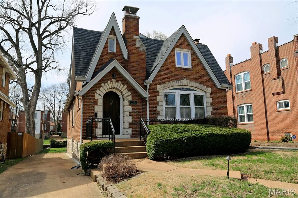 Photo of 7716 Wise Avenue, Richmond Heights, MO 63117 (MLS # 26019987)