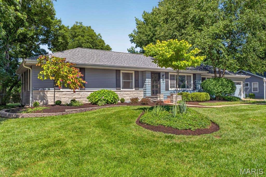 Photo of 12467 Ballas Meadows Drive, Des Peres, MO 63131 (MLS # 26036259)