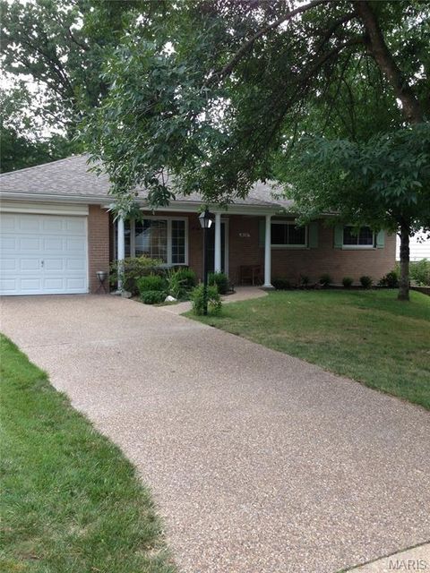  Clayton MO 63105