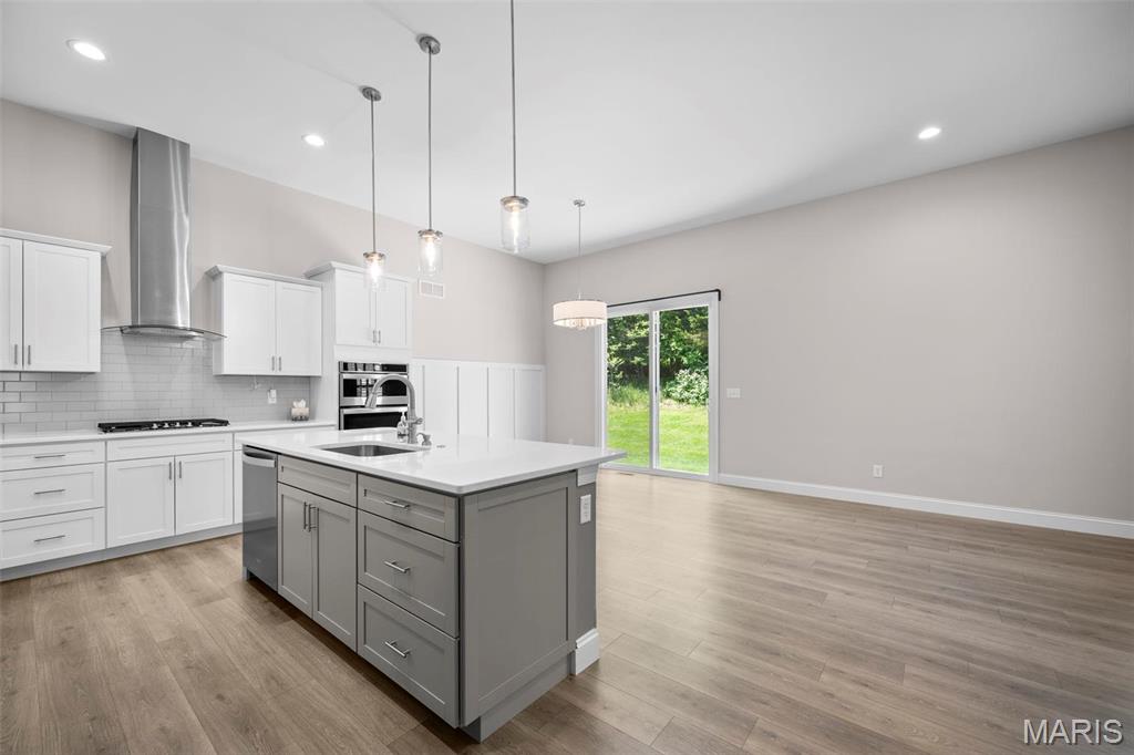 Wentzville, Missouri 63385, United States, 4 Bedrooms Bedrooms, ,3 BathroomsBathrooms,Residential,Pending,124205