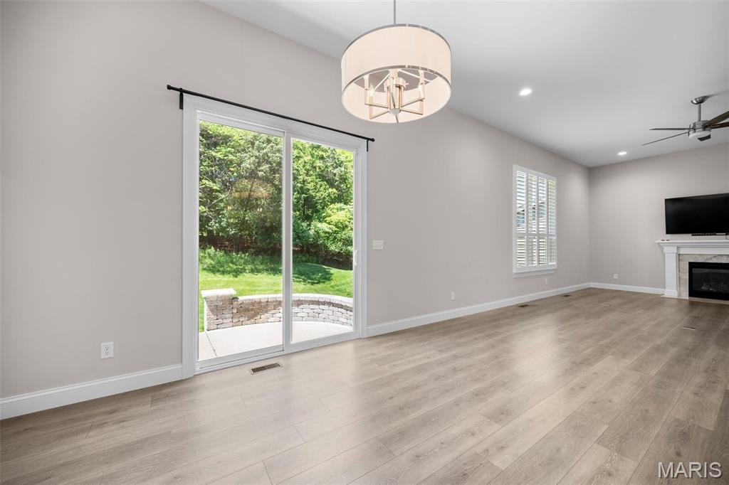 Wentzville, Missouri 63385, United States, 4 Bedrooms Bedrooms, ,3 BathroomsBathrooms,Residential,Pending,124205