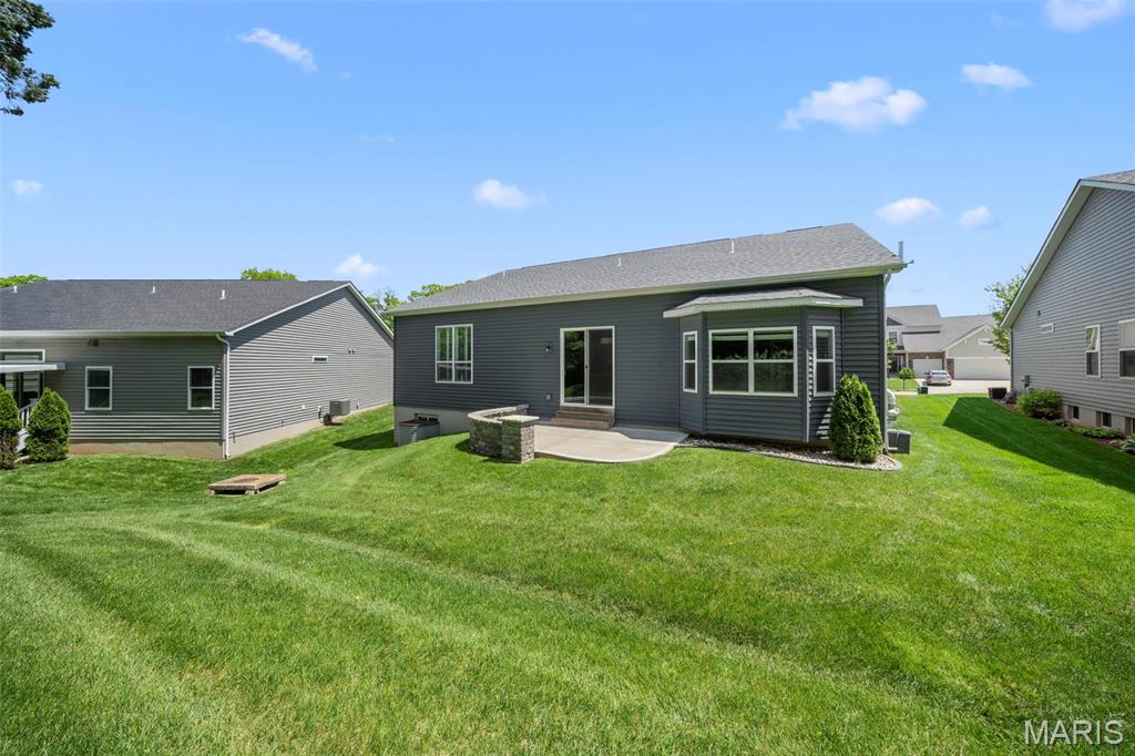 Wentzville, Missouri 63385, United States, 4 Bedrooms Bedrooms, ,3 BathroomsBathrooms,Residential,Pending,124205