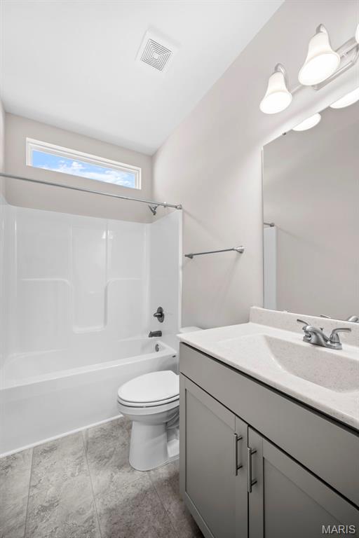 Wentzville, Missouri 63385, United States, 4 Bedrooms Bedrooms, ,3 BathroomsBathrooms,Residential,Pending,124205