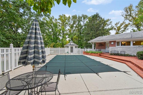 Tiny photo for 301 Graeser Road N, Creve Coeur, MO 63141 (MLS # 26067362)