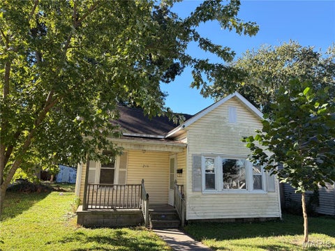 Photo of 216 Cook Avenue, Chaffee, MO 63740 (MLS # 26068260)