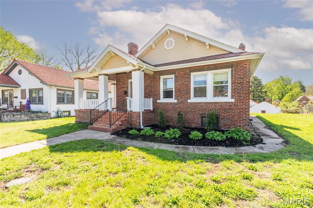 Photo of 12 Sunset Court, Pasadena Park, MO 63121 (MLS # 26023600)