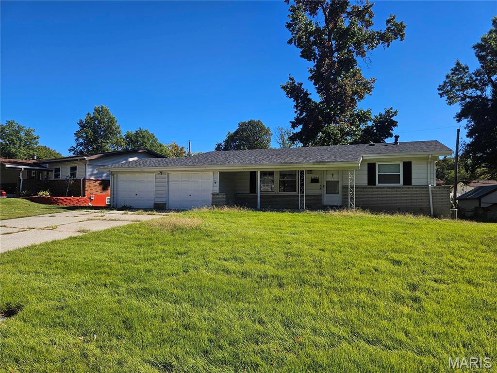 Photo of 11164 Mammoth Drive, St Louis, MO 63136 (MLS # 26067293)