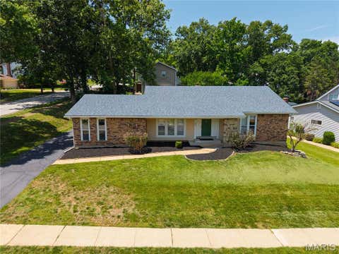 Photo of 607 Garden Leaf Court, Ballwin, MO 63011 (MLS # 26028765)
