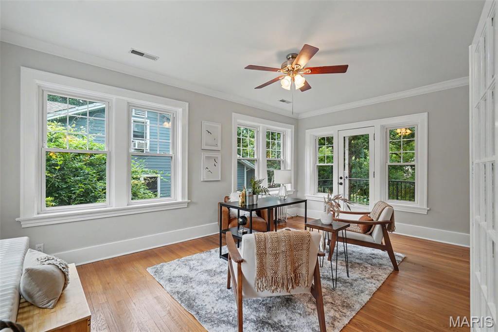 948 Tuxedo Boulevard