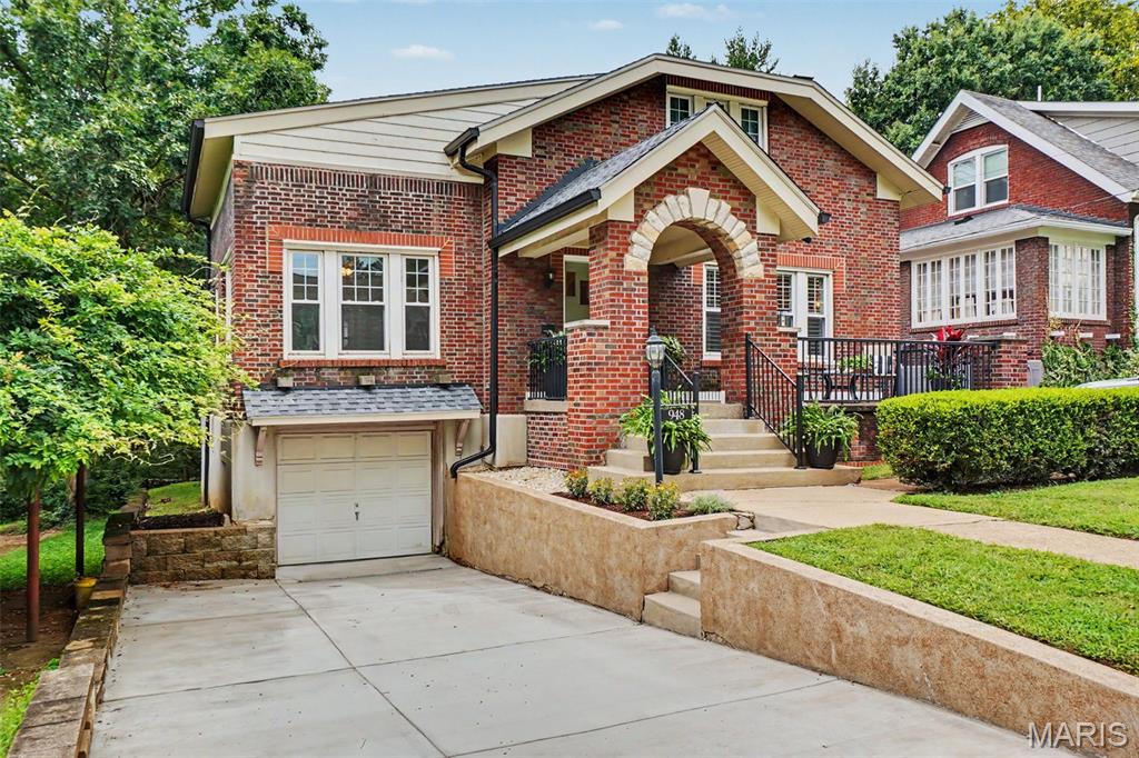 948 Tuxedo Boulevard