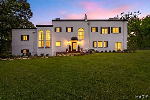 Photo of 4 Litzsinger Lane, Ladue, MO 63124 (MLS # 26032588)