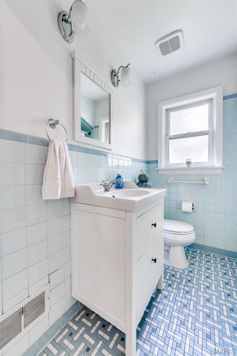 Tiny photo for 203 E Jackson Road, Webster Groves, MO 63119 (MLS # 25068560)
