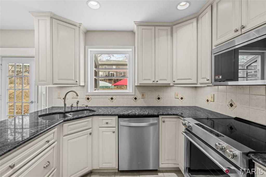 Oakwood Farms Plat1 Lts 18 & 19 & Sec - Residential